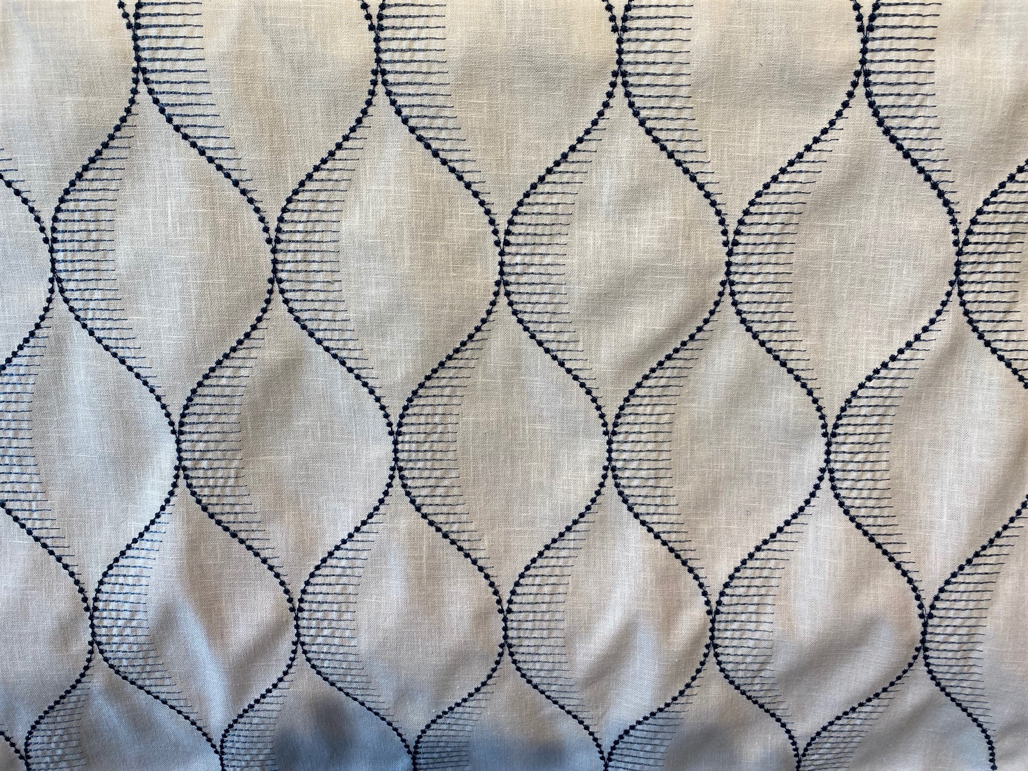 7877 Ivory/Navy